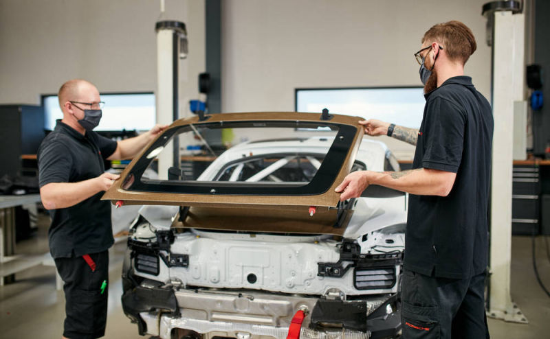 Porsche 718 rennsport driver