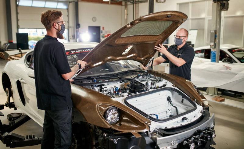 Porsche 718 rennsport driver