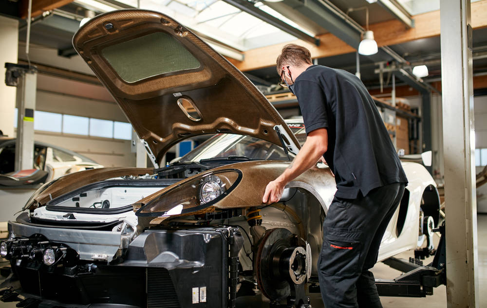 Porsche 718 rennsport driver