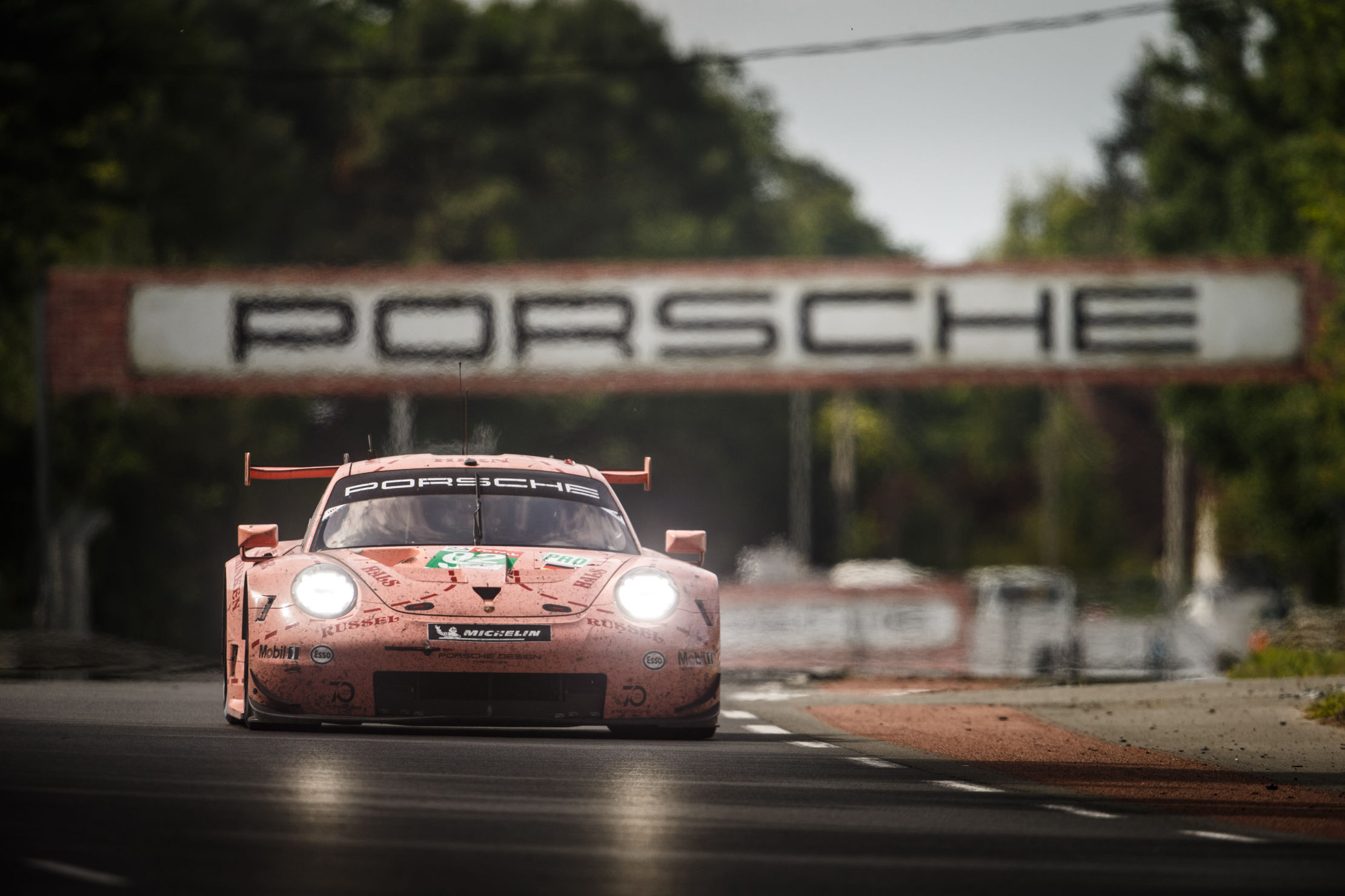 porsche 911 RSR pink pig le mans 24 hours 2018